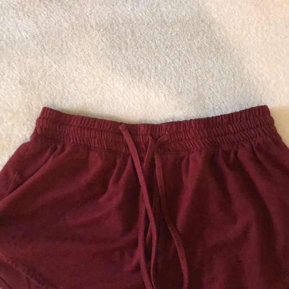 Burgundy velvet forever 21 shorts - Picture 2 of 3